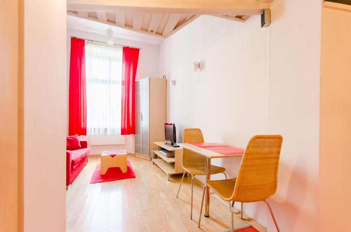 Central Krak Apartments - studios Librowszczyzna Krakkó Kültér fotó
