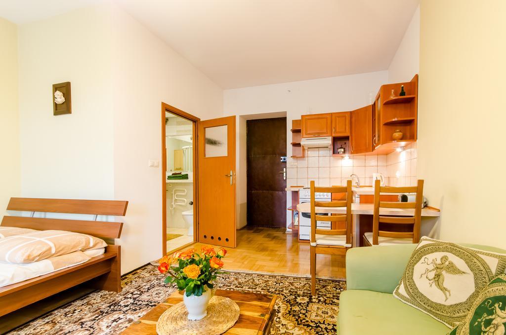Central Krak Apartments - studios Librowszczyzna Krakkó Kültér fotó